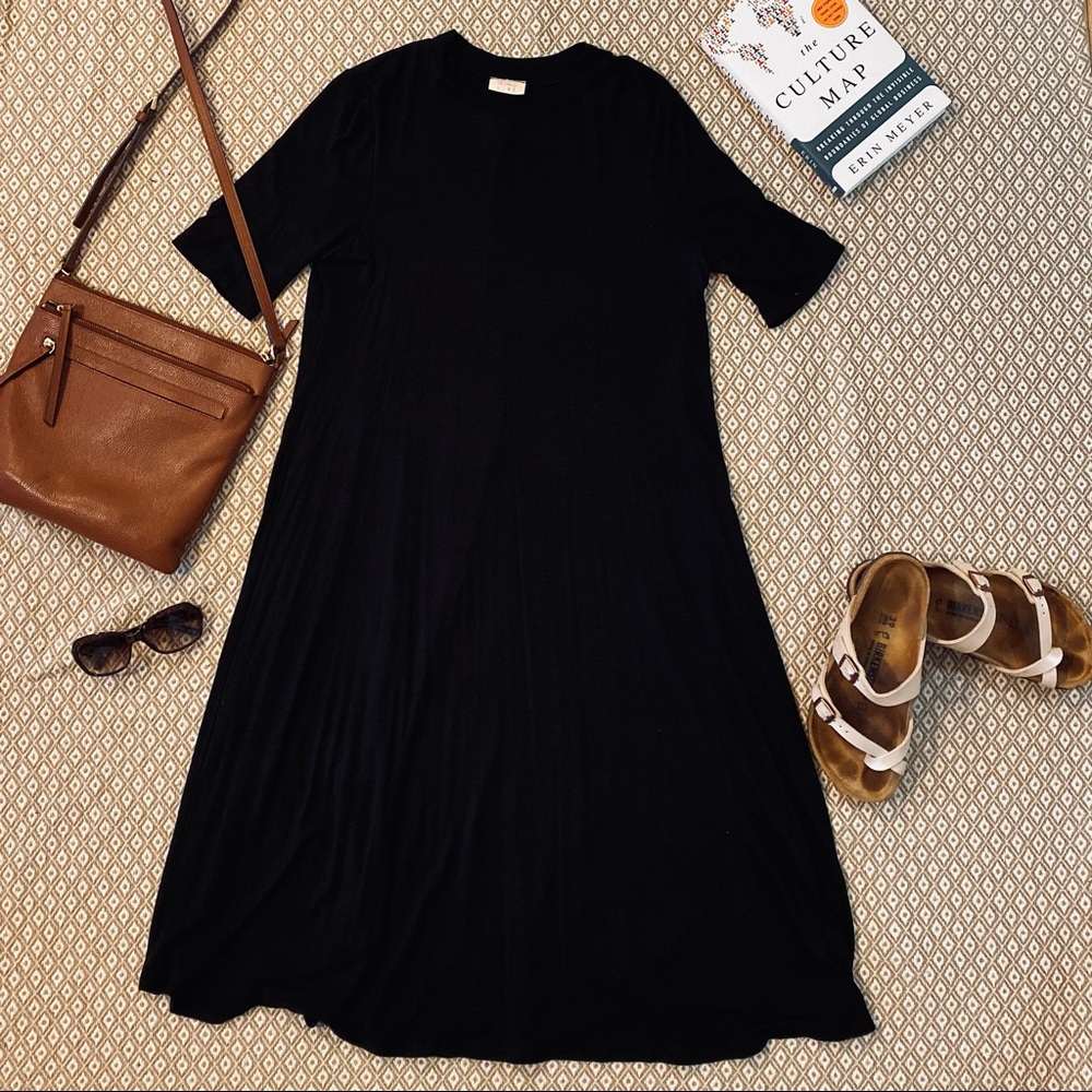 3/4 Sleeve Black Trapeze Dress - Sz L